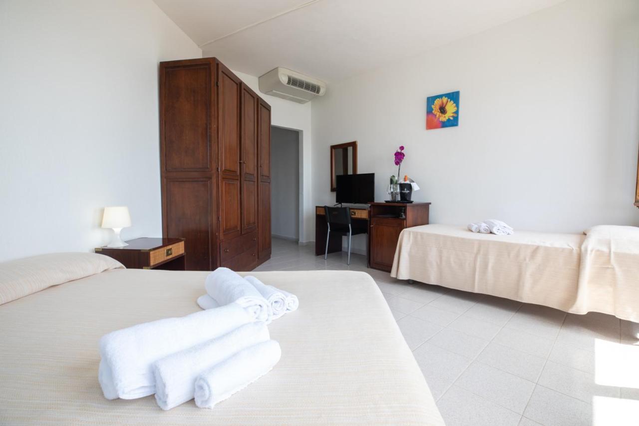 Hotel De Plam Olbia Esterno foto