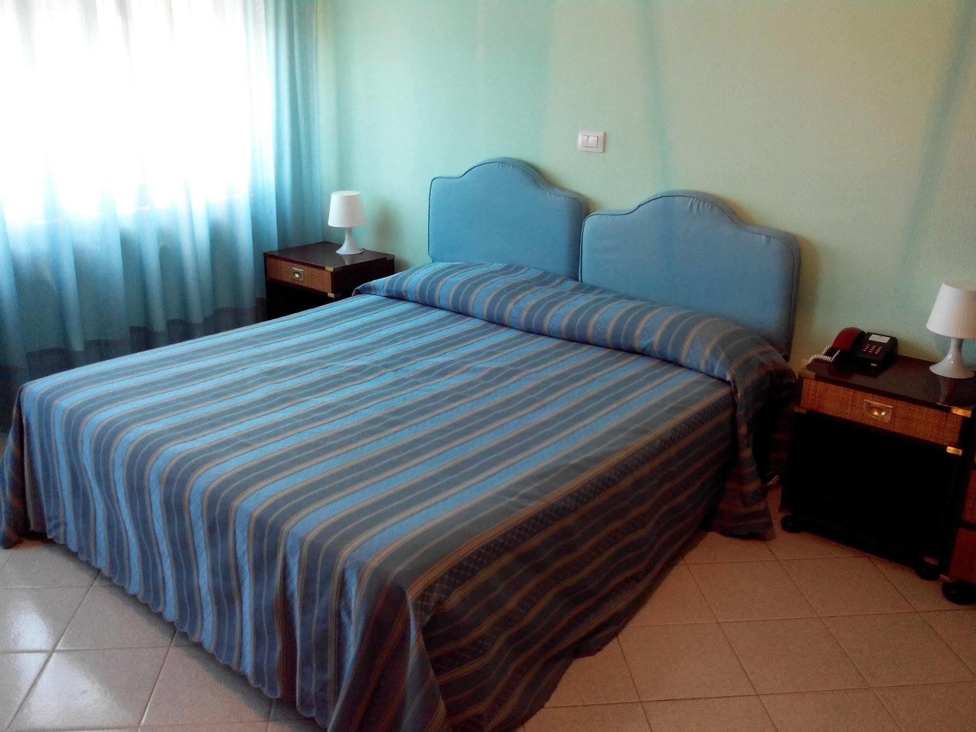 Hotel De Plam Olbia Esterno foto